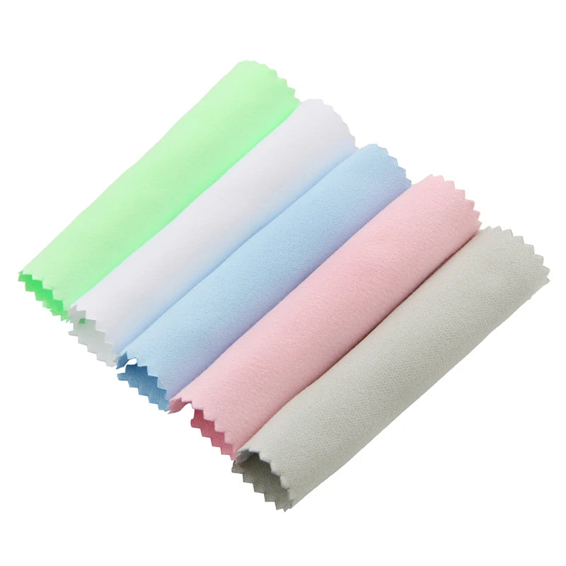 MODENZA™ SoftShine – El paño que devuelve el brillo a tus joyas.